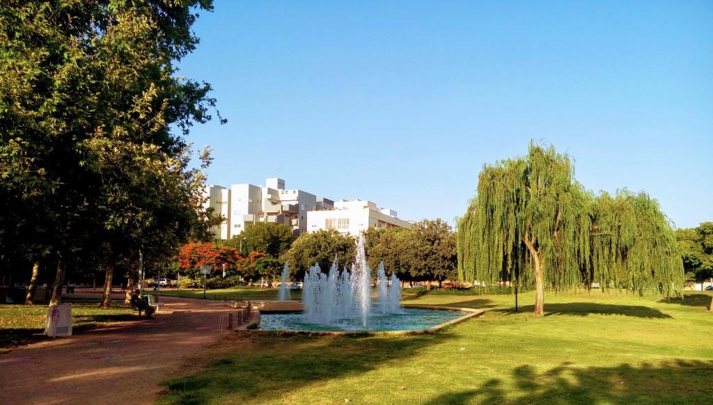 גן אורי גודרון ברעננה צור וולף אדריכלי